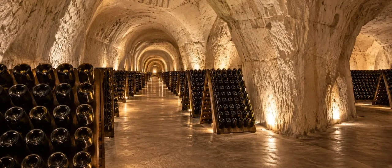 Crayères souterraines lors d’une dégustation de champagne à Reims