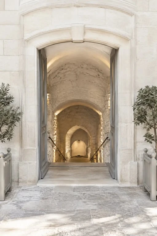 Maisons de champagne à Reims et accès aux crayères souterraines