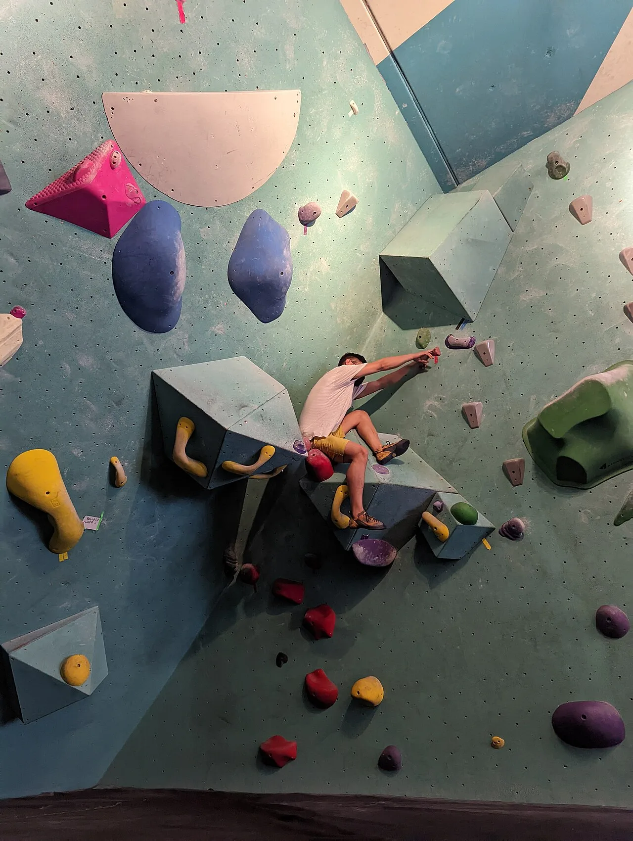 Illustration : escalade de bloc en salle, à Seattle.