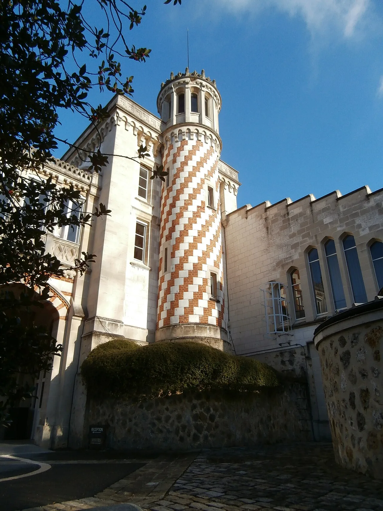 Une tour du château du Domaine Pommery, place du Général-Gouraud à Reims.